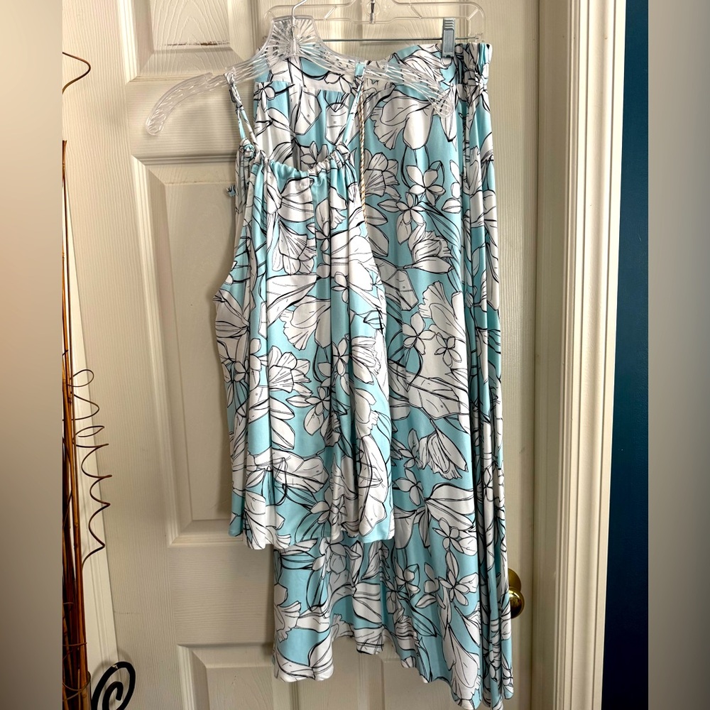 2 PIECE SET 
MAXI SKIRT & HALTER TOP SET 

SUMMER VIBES. 
LETS GO ON VACATION!